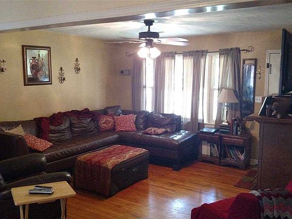 4th image of 563 Charlotte Ln