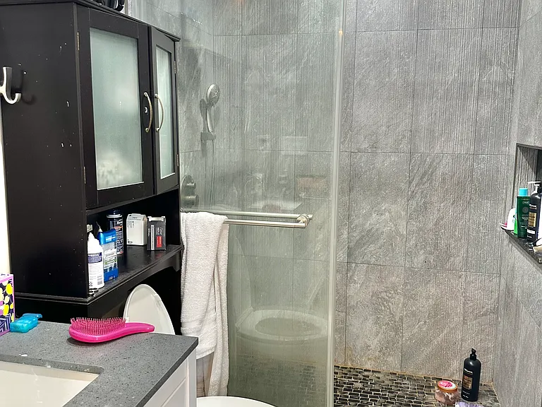 14 Vermont Ave #3 — Photo 6