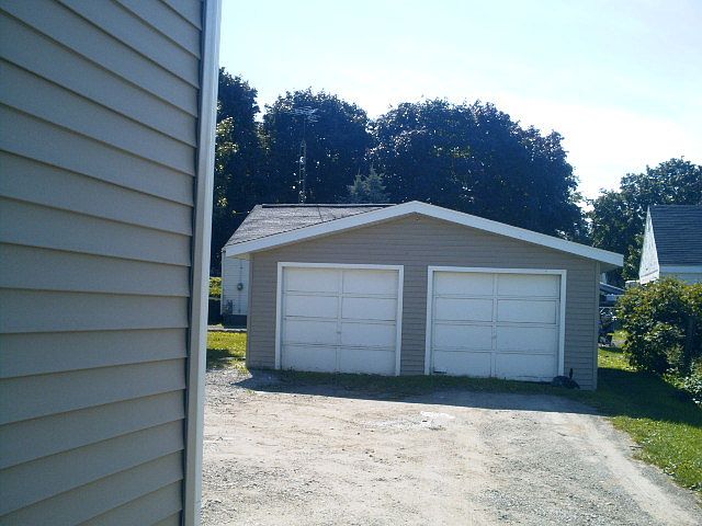 2nd image of 309 W Beecher St