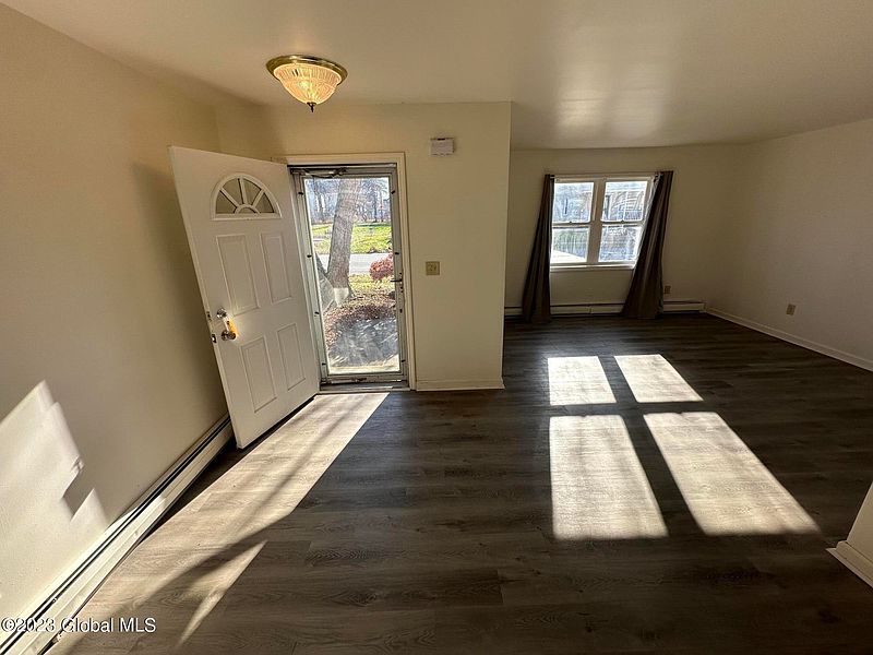 5th image of 614 Elizabeth Street