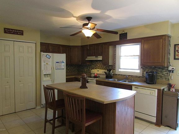 Kitchen with island