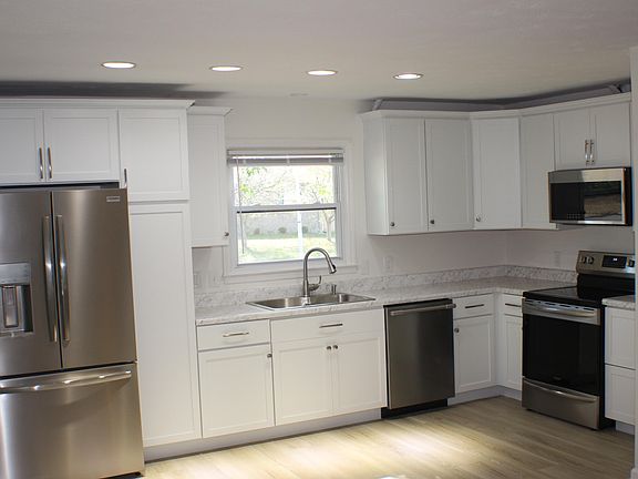 3rd image of 3193 Carriage Ln