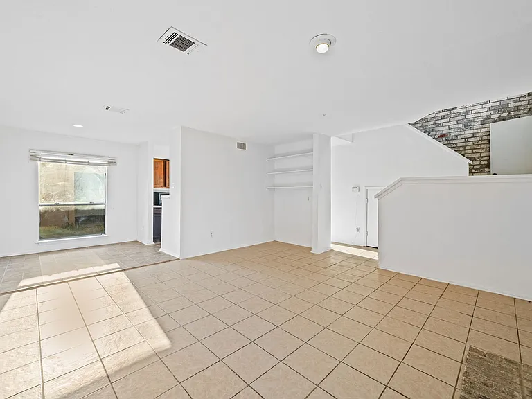 6463 Cambridge Glen Ln — Photo 7