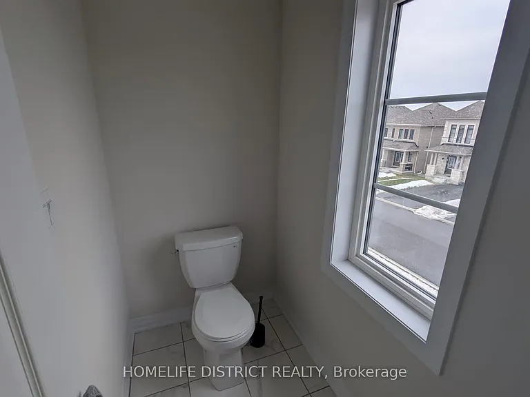 160 Belmont Dr — Photo 4
