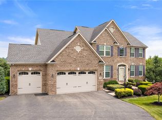 156 Sweetwater Dr, Sewickley, PA 15143