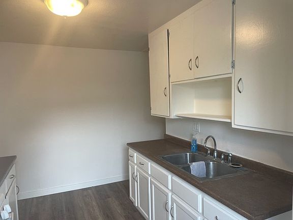 3rd image of 292 N Bodenhamer St Unit B