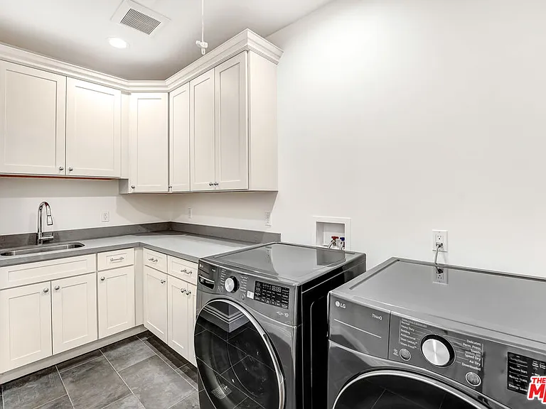 11540 Clover Ave — Photo 33