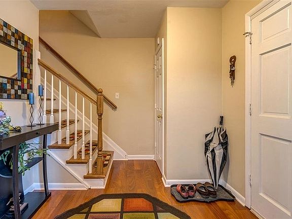 5th image of 131 Cambridge Sq