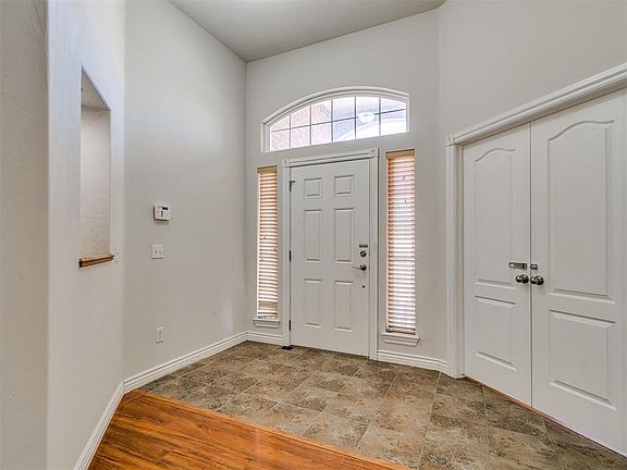 5th image of 2820 SW 92nd Ct