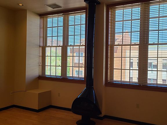 4th image of 303 Central Ave NE APT 302