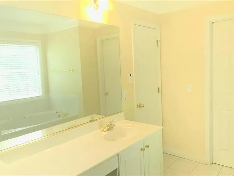 10070 Lauren Hall Ct — Photo 4