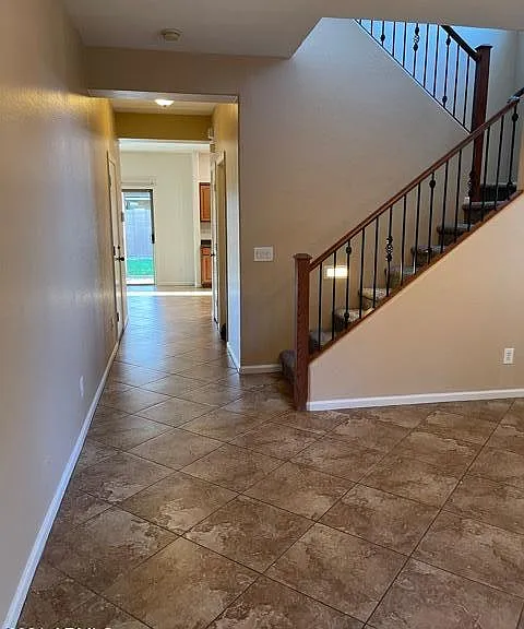 2972 E Franklin Ave — Photo 12