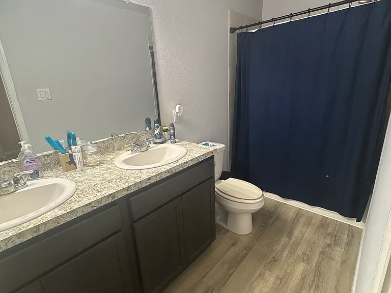 308 E Humble St — Photo 16