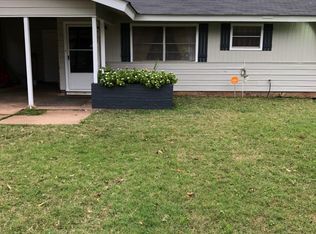 405 E Ida Ave, Electra, TX 76360