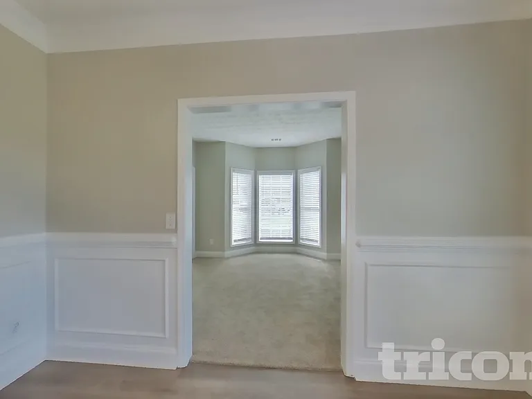 417 Carrie Ct — Photo 3