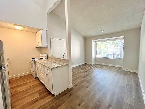 4th image of 616 25th St #4