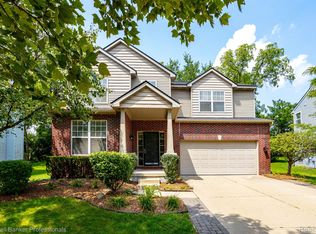 39086 Cheshire Dr, Northville, MI 48167