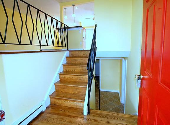 3rd image of 150 Rockrose Dr