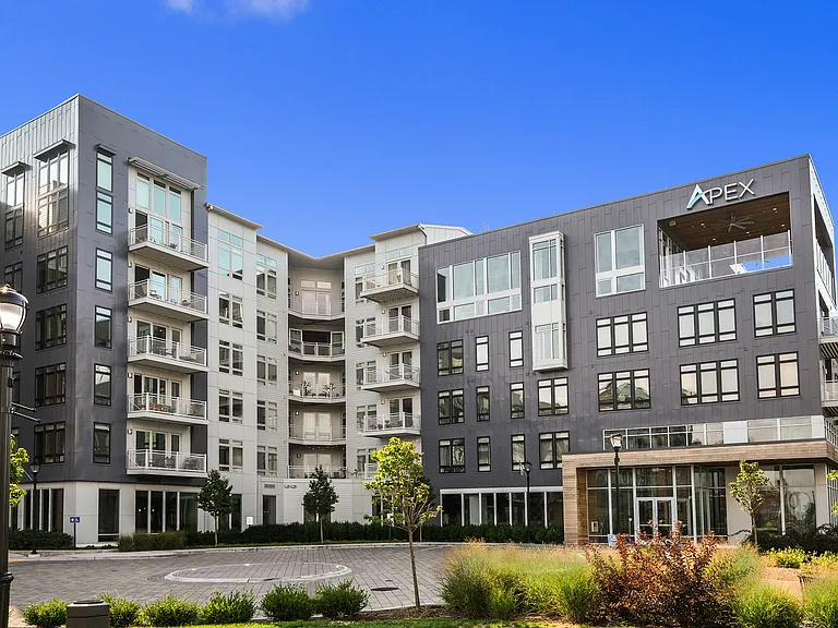 Apex Hudson Riverfront — Photo 44