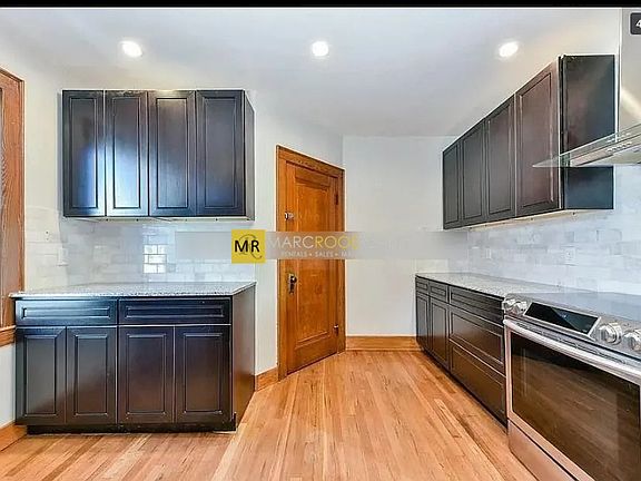 2nd image of 15 Renfrew St #2