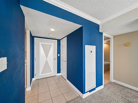 4th image of 410 W 7th St APT 1422
