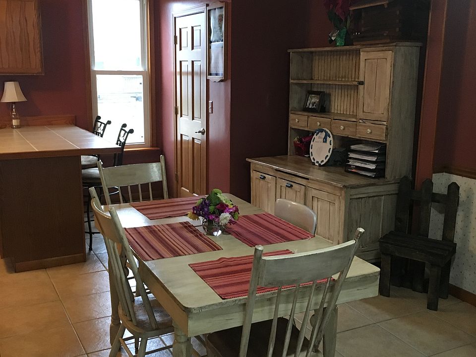 Dining area in kitchen