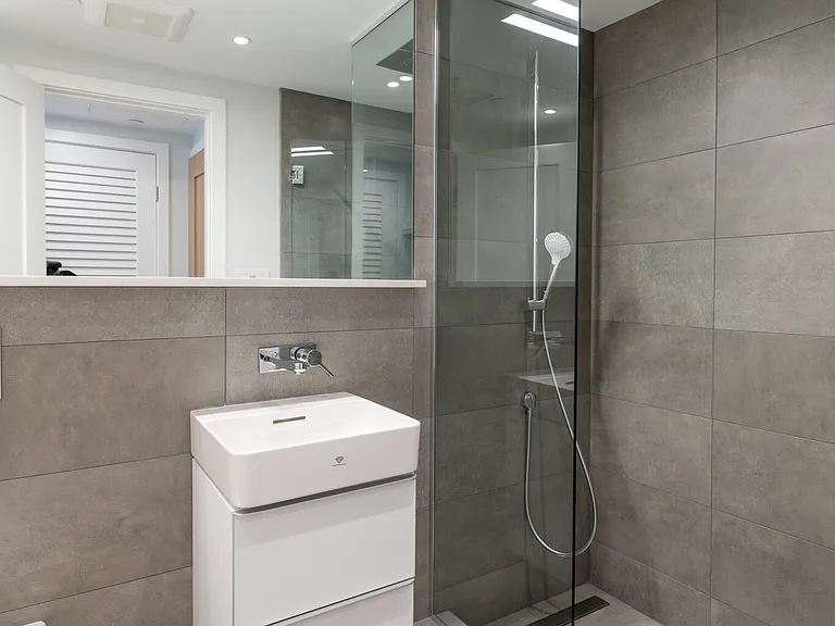 12 Commonwealth Ave — Photo 3