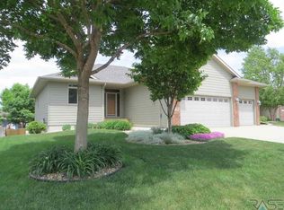 7308 W Zinnia Cir, Sioux Falls, SD 57106