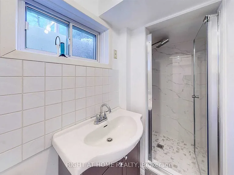 54 Penwick Cres — Photo 27