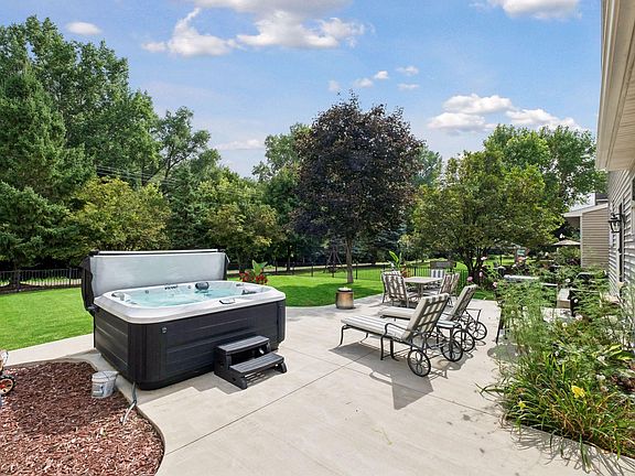3rd image of 2374 Molnau Ct