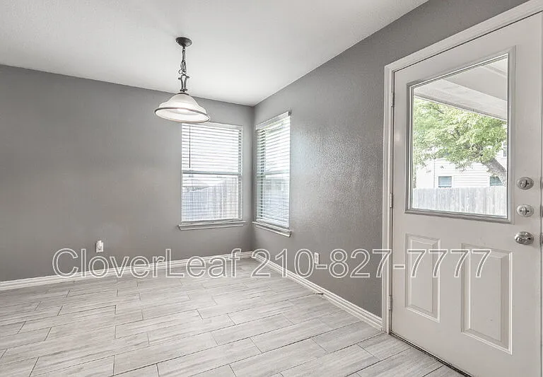 229 Hereford St — Photo 11