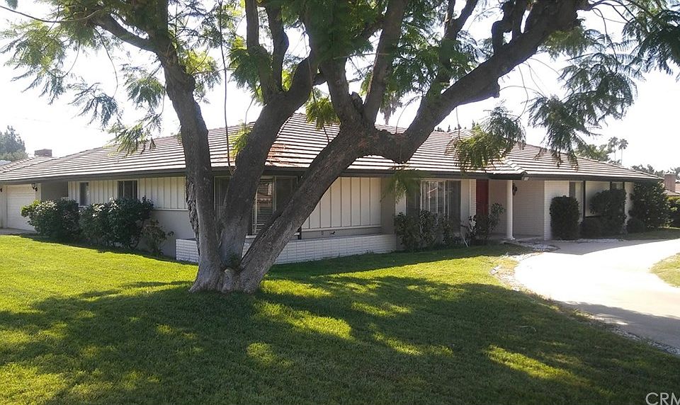 1st image of 3927 Valencia Ave