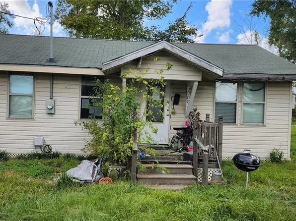 2205 Carlin Dr, Westlake, LA 70669