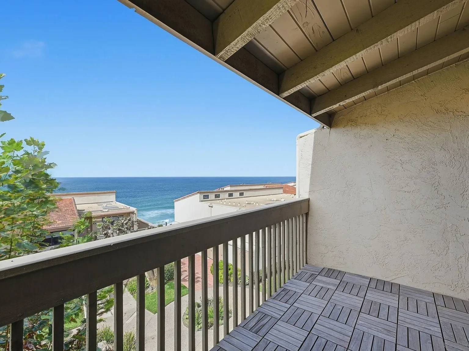 2 bed, 2.0 bath, 1167 sqft, $5,500 — Photo 2