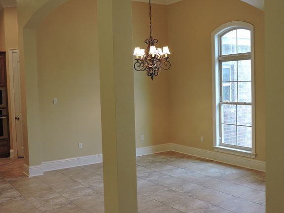 3rd image of 101 Aspen Creek Ct