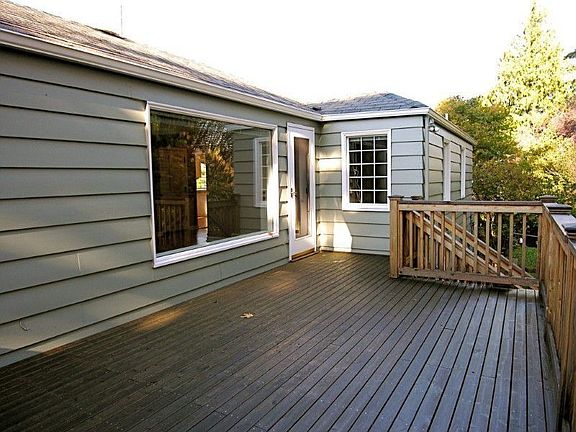 Huge Back Deck off the Living Room