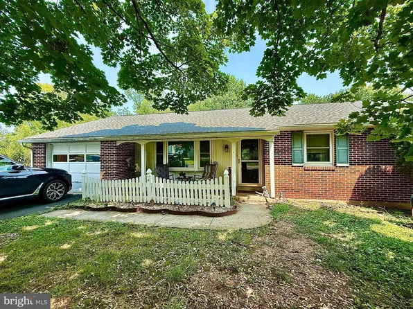 411 Mill St, Boyertown, PA 19512