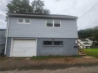 1010 1/2 Wallace St, Vandergrift, PA 15690