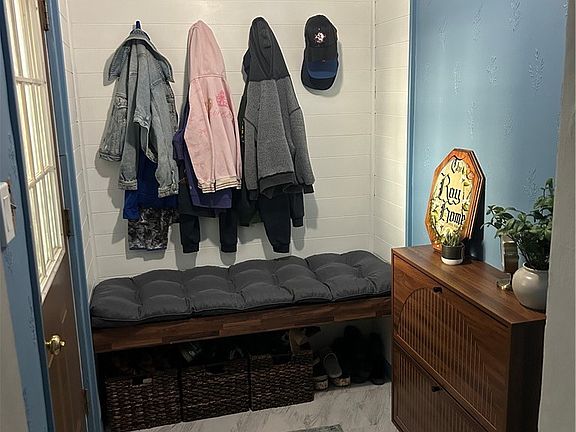 3rd image of 10 Orchard Pl