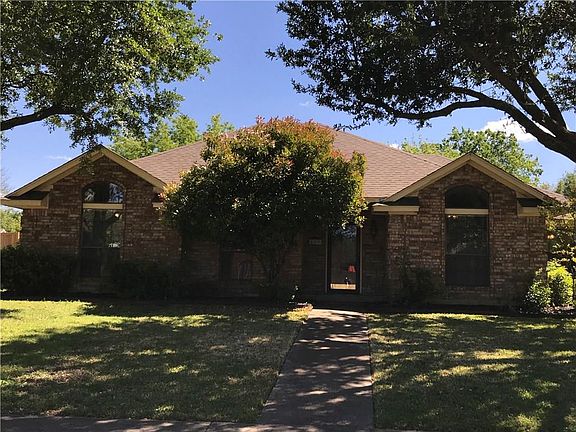 2nd image of 516 Tealridge Ln
