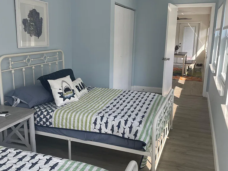 Third bedroom with two fulls