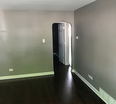 3rd image of 10451 S Saint Louis Ave