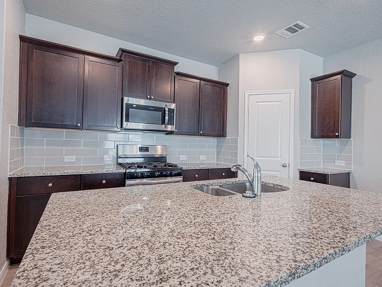 2810 Calandra Lark — Photo 7