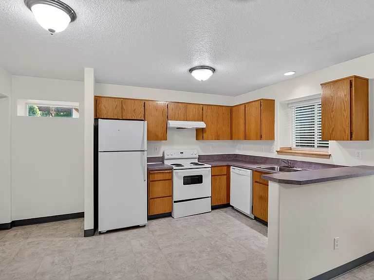 4837 NE 102nd Ave — Photo 8