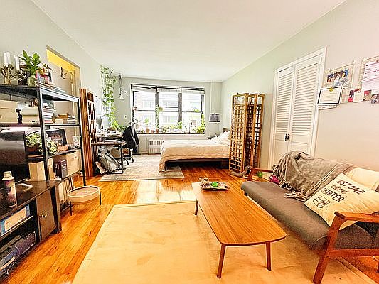 2nd image of 208 E 70th St APT 5B