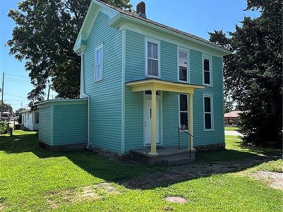 2nd image of 522 Illinois St