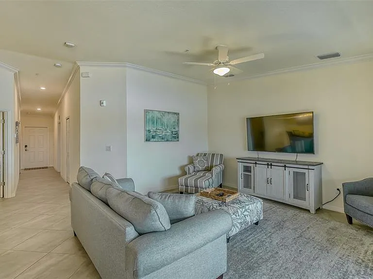 5624 Palmer Cir #203 — Photo 13