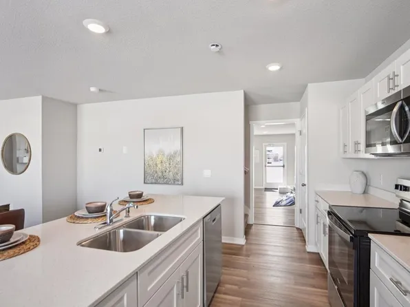 1056 Maple St, Waukee, IA 50263