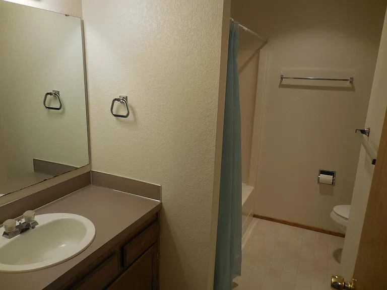 1313 Hall St SE #1 — Photo 10