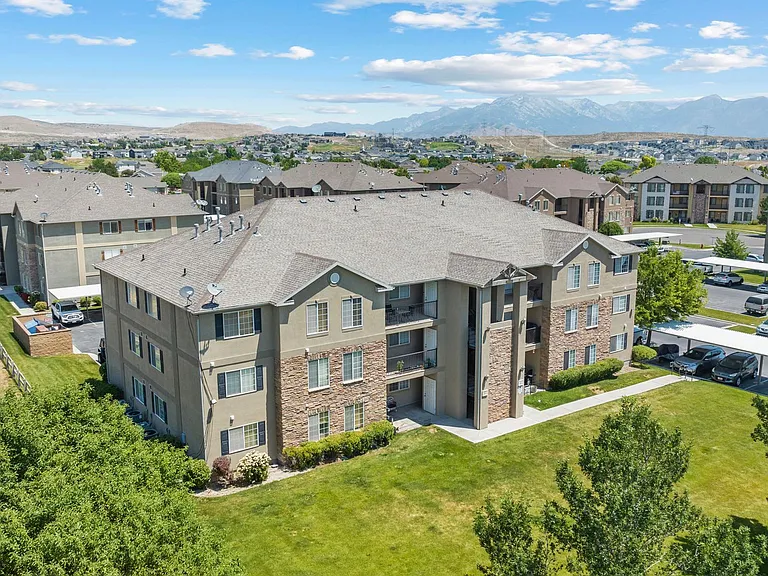 3531 E Rock Creek Rd #C7 — Photo 1